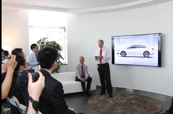 见伟巴斯特的极致天窗工艺冰球突破豪华版app遇(图25)